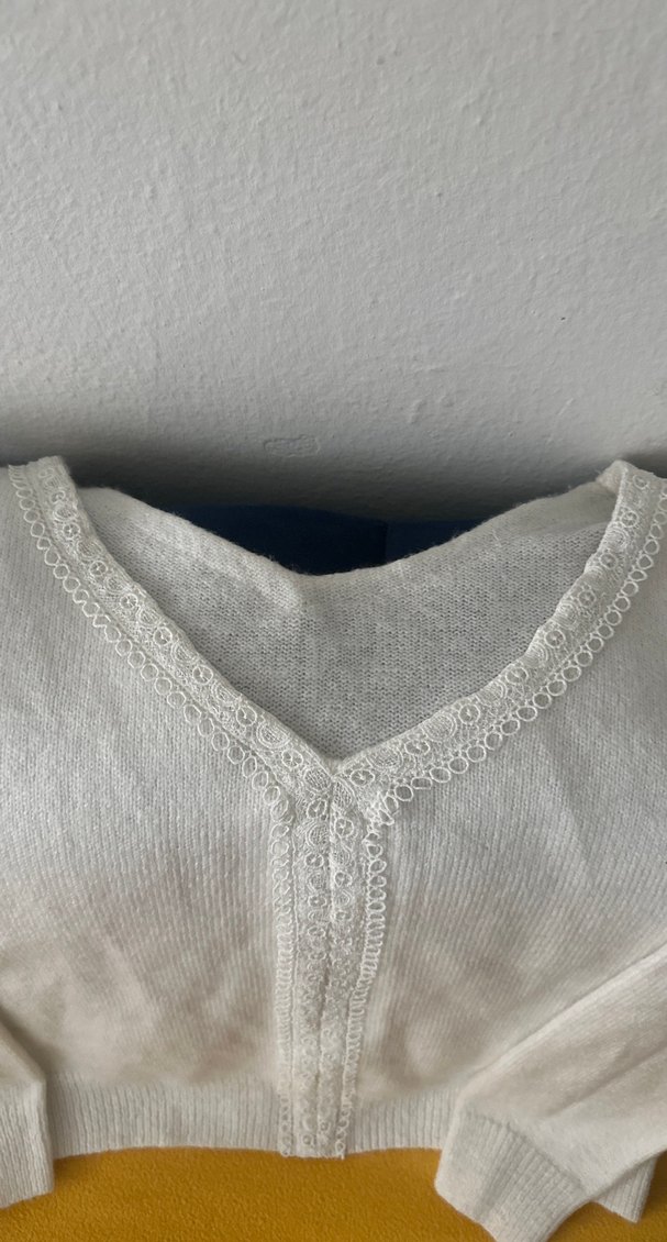 V Yaka Beyaz Örgü Kadın Kazak - Görsel 2