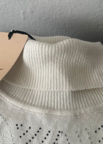 Beyaz Boğazlı Uzun Kollu Triko Kazak - Görsel 6