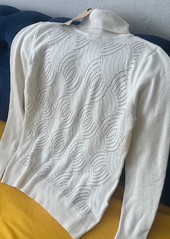 Beyaz Boğazlı Uzun Kollu Triko Kazak - Görsel 2