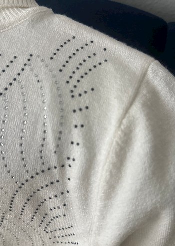 Beyaz Boğazlı Uzun Kollu Triko Kazak - Görsel 4