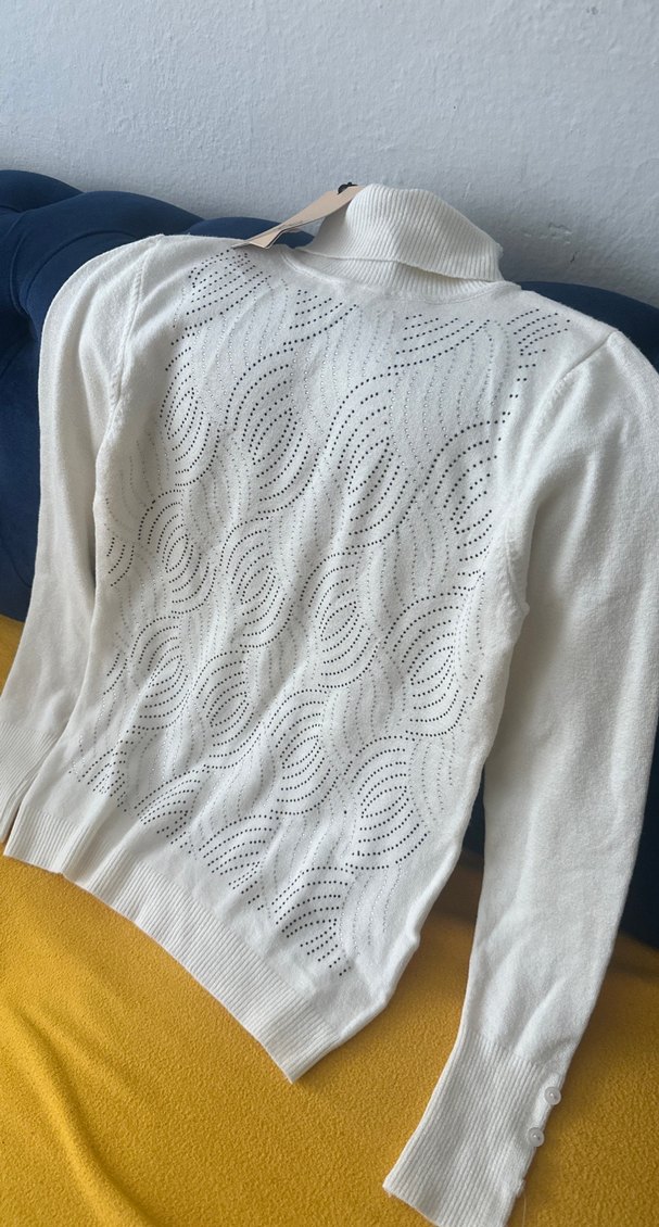 Beyaz Boğazlı Uzun Kollu Triko Kazak - Görsel 2