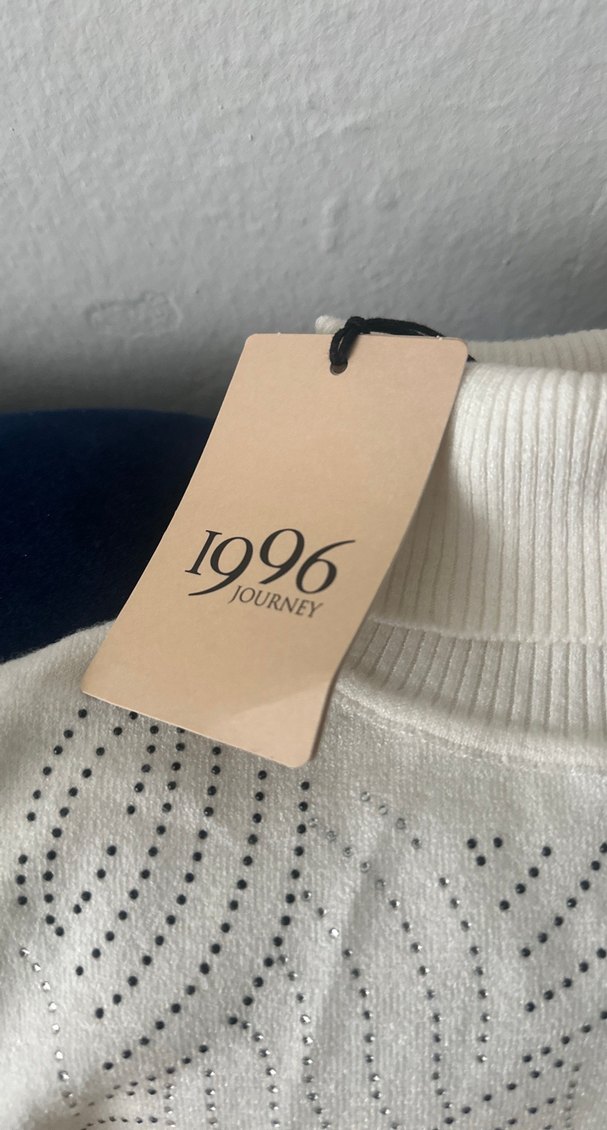 Beyaz Boğazlı Uzun Kollu Triko Kazak - Görsel 5