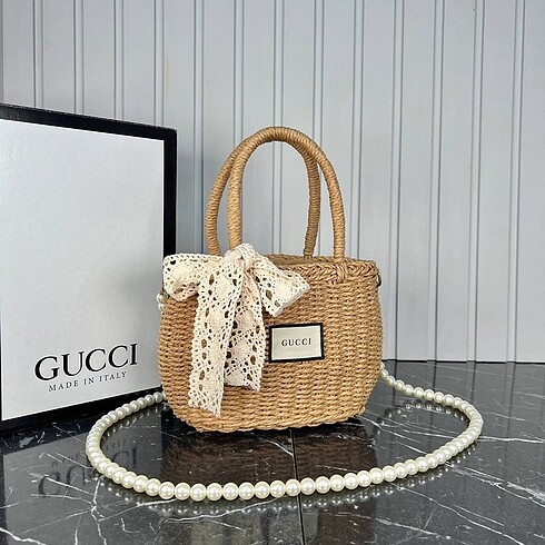 Gucci Raffia