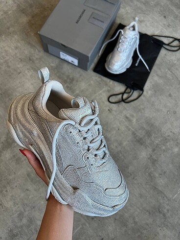 39 Beden gri Renk Balenciaga triple S Sharowski