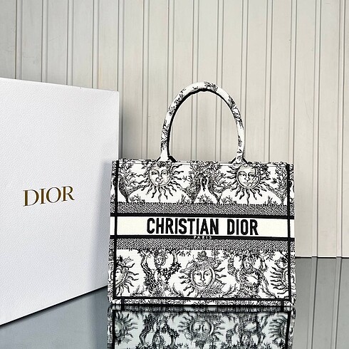  Beden kırmızı Renk Dior Dokuma tote