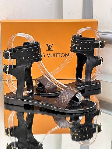 38 Beden Louis Vuitton Deri Sandalet