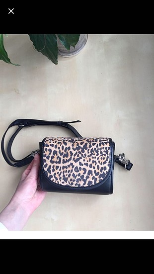 Askılı mini leopar desenli çanta