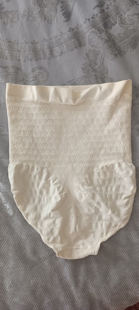 Minimalist Beyaz ve sarı Midi Kadın İç Çamaşırı 2 adet - Görsel 4