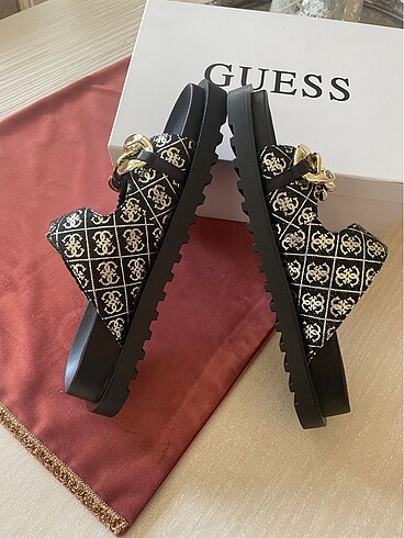 39 Beden Guess terlik