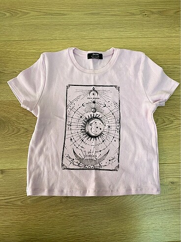 Bershka Crop tshirt