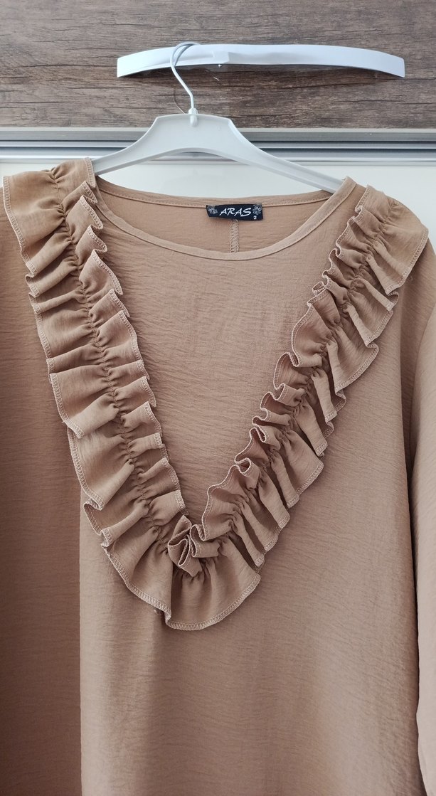Bej Uzun Kollu Fırfırlı Kadın Tunik - Görsel 3