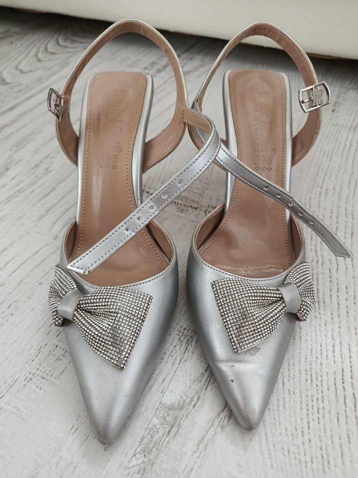 Gri Metalik Tokalı Topuklu Kadın Ayakkabı - Görsel 2