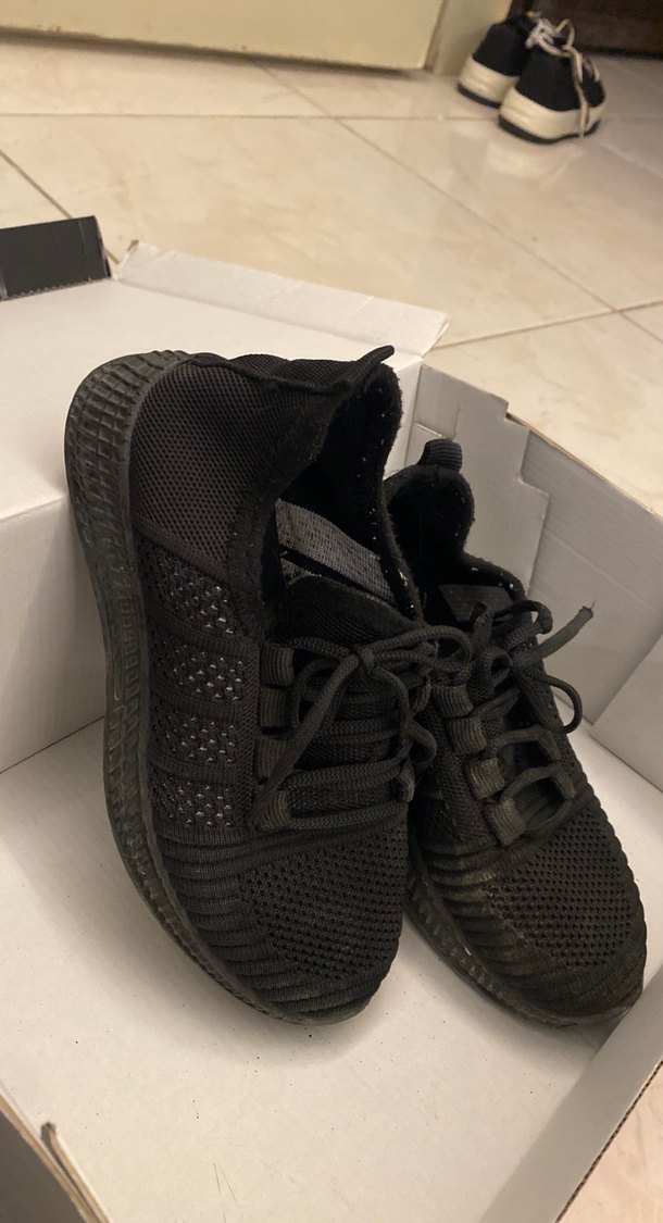 Siyah erkek çocuk ayakkabısı - Görsel 2