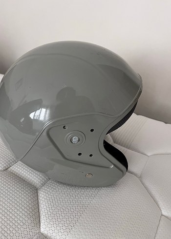 Gri Metalik Motosiklet Kaskı - Görsel 4