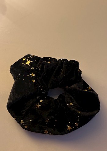 Yıldız Desenli Siyah Kadife Lastik Toka - Görsel 2