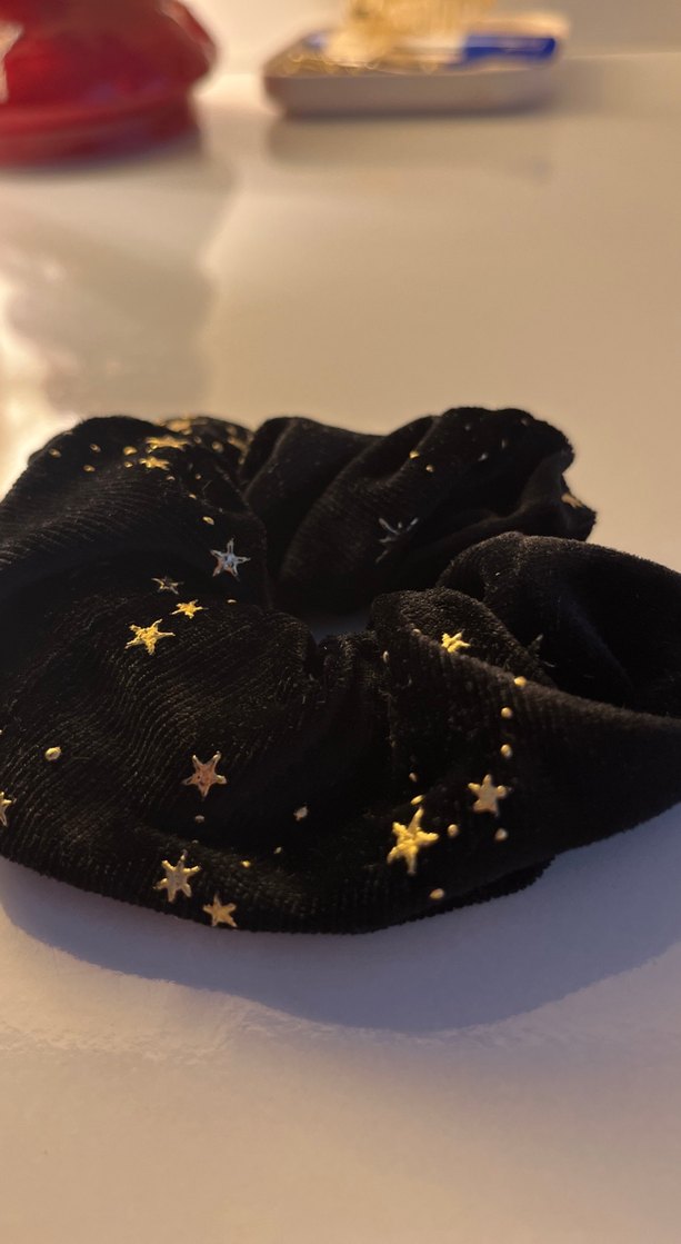 Yıldız Desenli Siyah Kadife Lastik Toka - Görsel 3