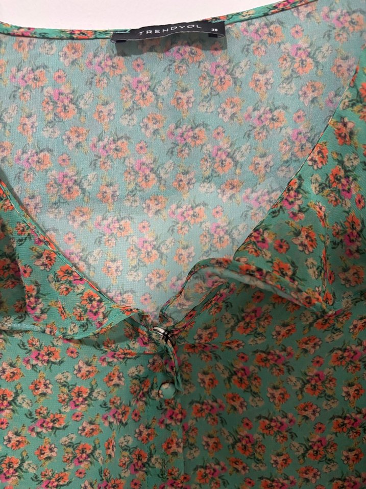 Yeşil Çiçekli Kısa Kollu Bohem Bluz - Görsel 2