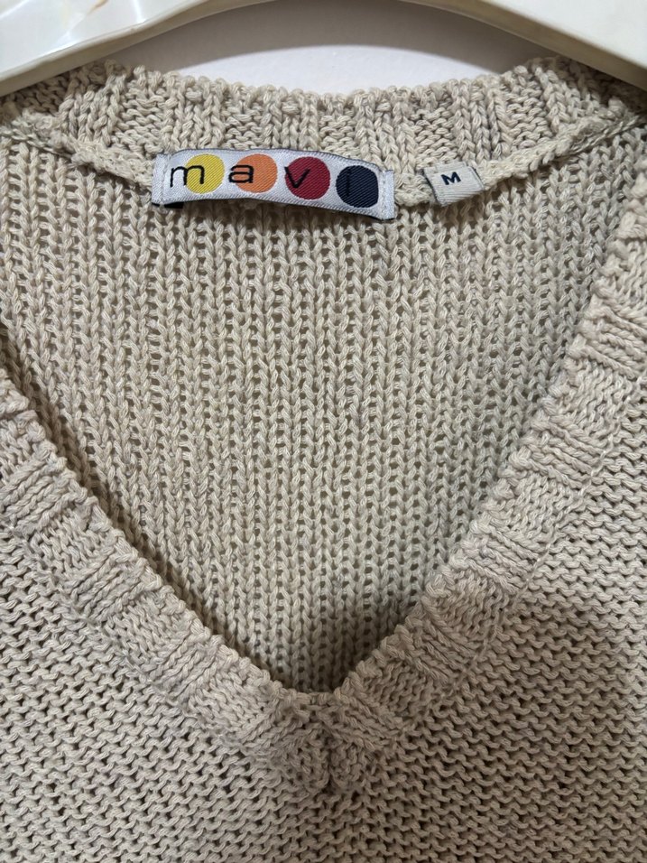 Bej V Yaka Örgü Kadın Süveter - Görsel 2