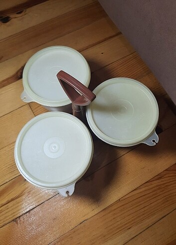 Tupperware 