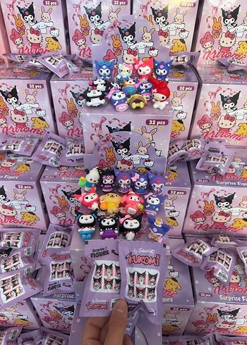 Sanrio Sürpriz Figür 32'li Set 1adet Fiyatıdır