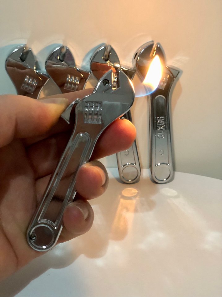 İngiliz Anahtarlığı Çakmak - Görsel 2