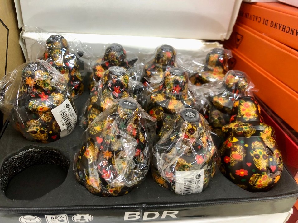 Kafatası Desenli Çok Renkli Figürin Çakmak Sesli - Görsel 3