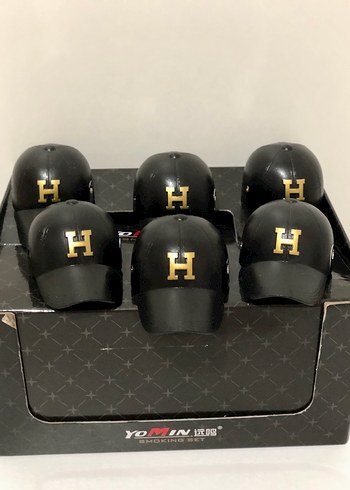 Beyaz H Harfli  Şapka Çakmak - Görsel 8