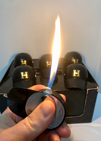 Beyaz H Harfli  Şapka Çakmak - Görsel 7