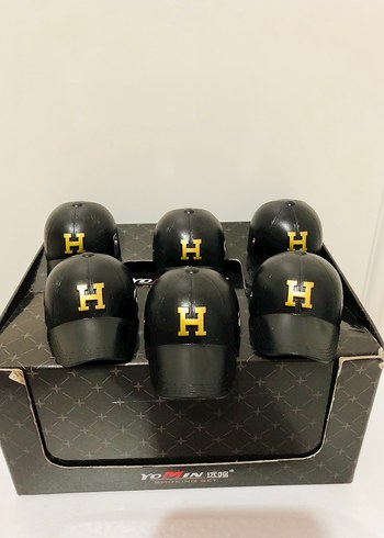 Beyaz H Harfli  Şapka Çakmak - Görsel 6