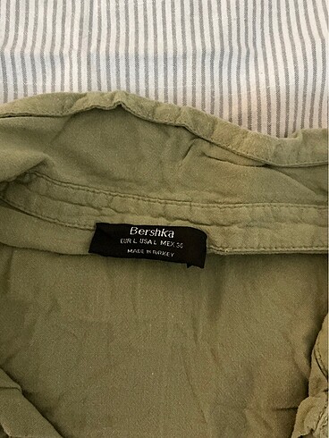 Bershka Haki Crop Bağlamalı Gömlek