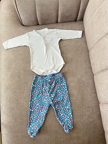 Zıbın ve Çiçek Desenli Pijama