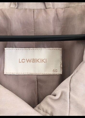 LC Waikiki LC WAİKİKİ TERTEMİZ TRENÇKOT 40 BEDEN