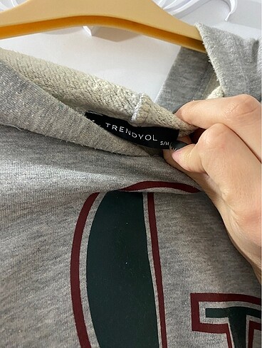 l Beden Trendyolmilla gri sweatshirt
