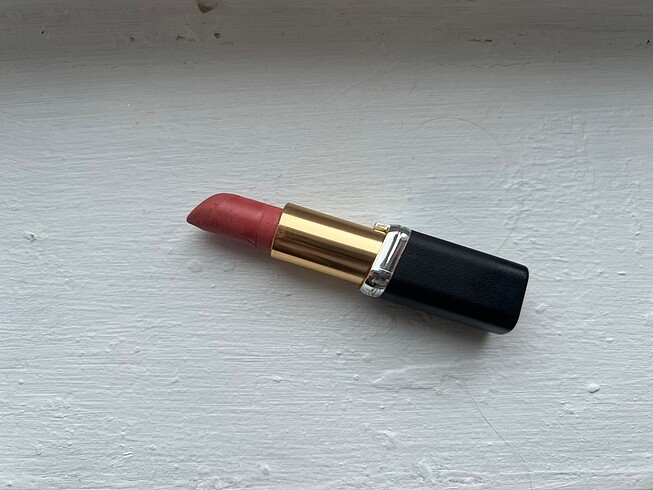 Beden loreal paris ve flormar ruj