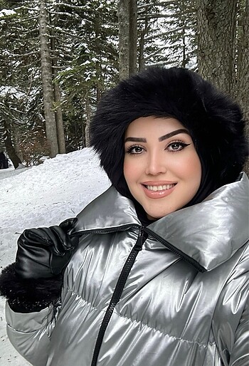 Gri parlak şişme mont