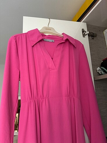 Pembe elbise
