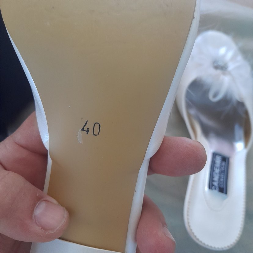 el çantası ve beyaz gelinlik terligi - Görsel 2