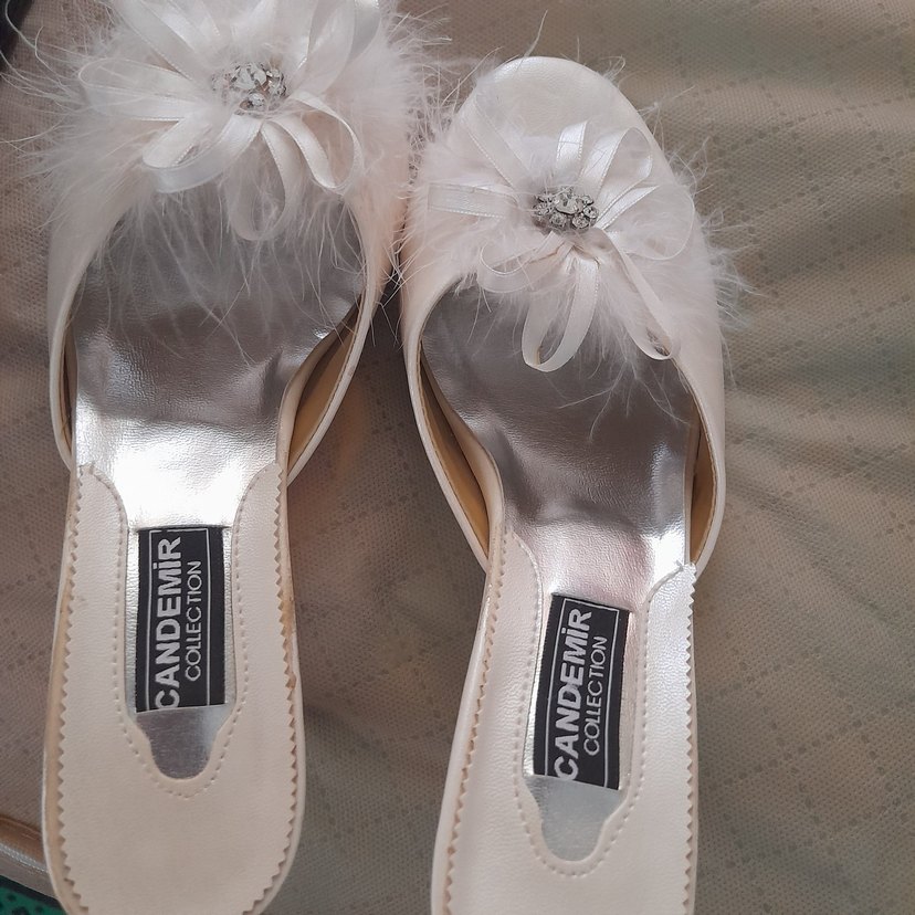 el çantası ve beyaz gelinlik terligi - Görsel 3