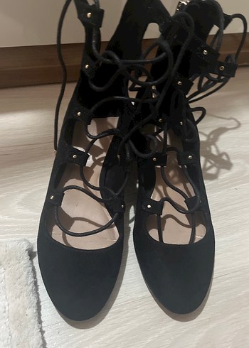 Siyah Süet Bağcıklı Stiletto Topuklu Ayakkabı