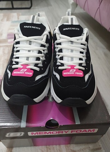 38 Beden Orijinal Faturalı Skechers Kadın Ayakkabı