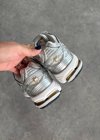 New Balance New Balance 1906R White Silver Metallic Gold