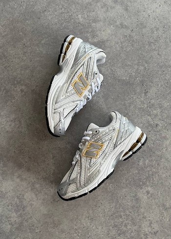 New Balance 1906R White Silver Metallic Gold