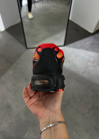 42 Beden kırmızı Renk Nike air max plus