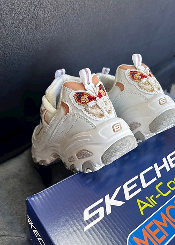 37 Beden Skecher dlites butterfly