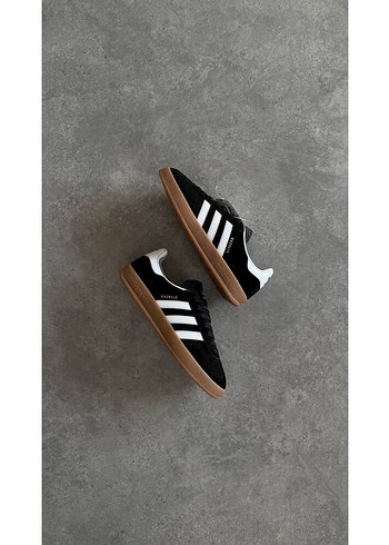 Gazelle black white