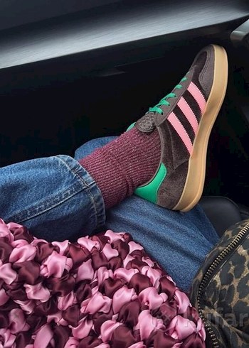 Gazelle brown pink
