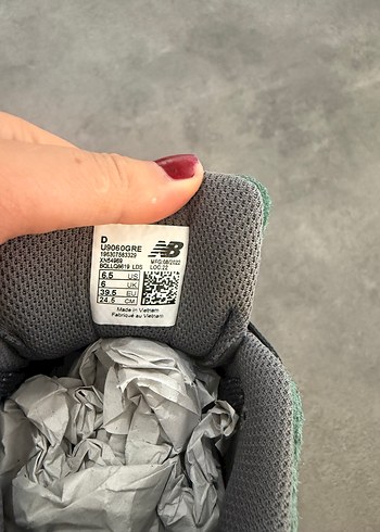 39 Beden New Balance Yeşil 9060