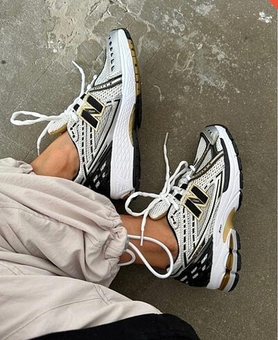 New Balance 1906 R Metallic Gold( Dar Kalıp)