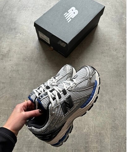 38 Beden New Balance 1906 Silver Metallic