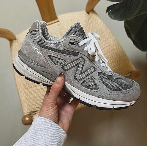 New balance 990 V4